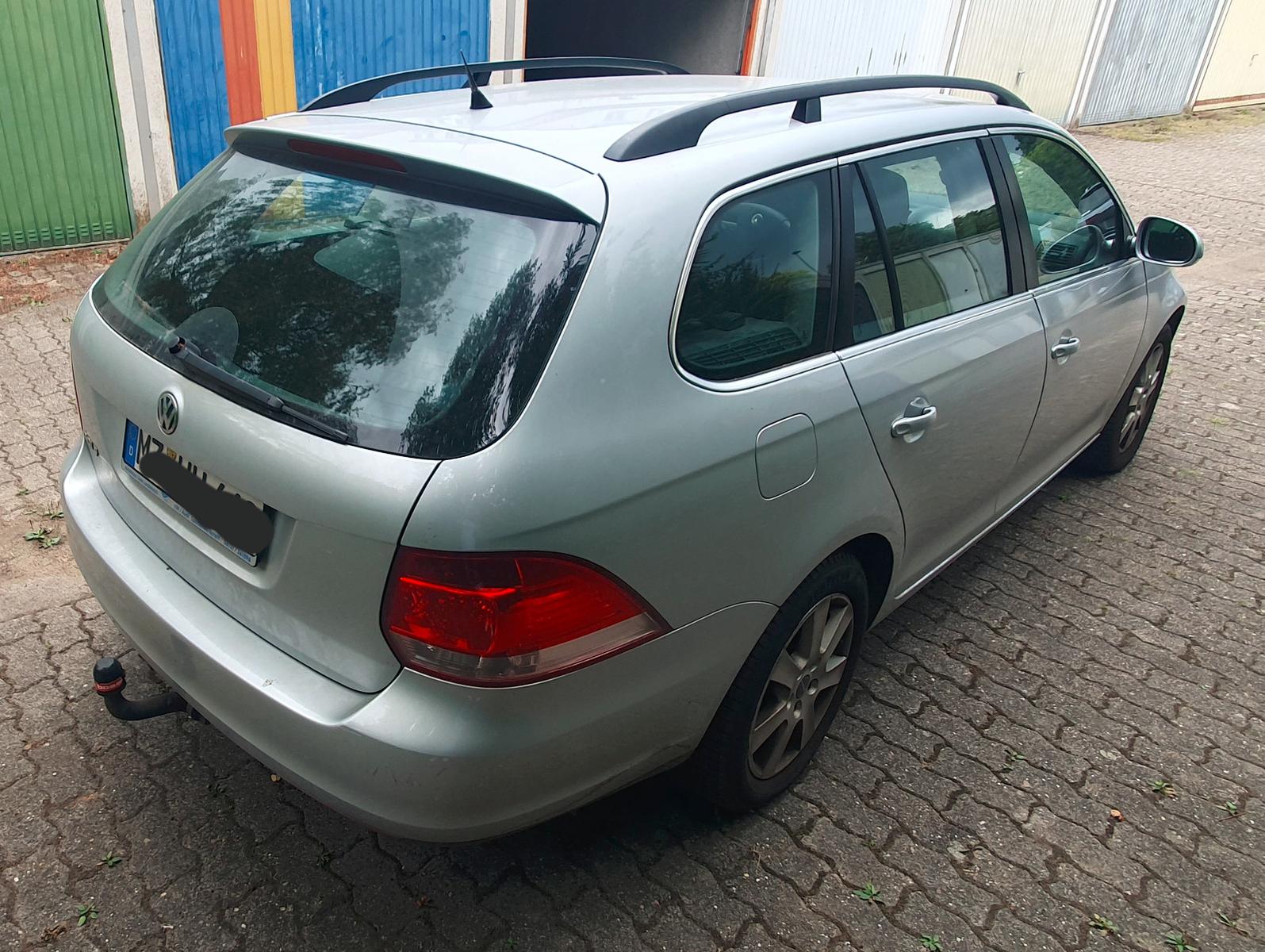 Volkswagen Golf 2009 — engine 1.595 cm³, 102 HP (75kW)