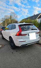 Volvo XC60 B5 AWD R-Design | Luftfederung | B&W | Voll - Volvo XC60 in Braunschweig