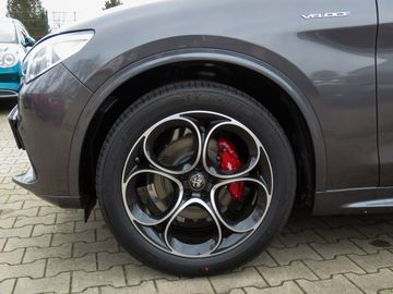 Alfa Romeo Stelvio Veloce Q4 Assistenz + Premium-Paket