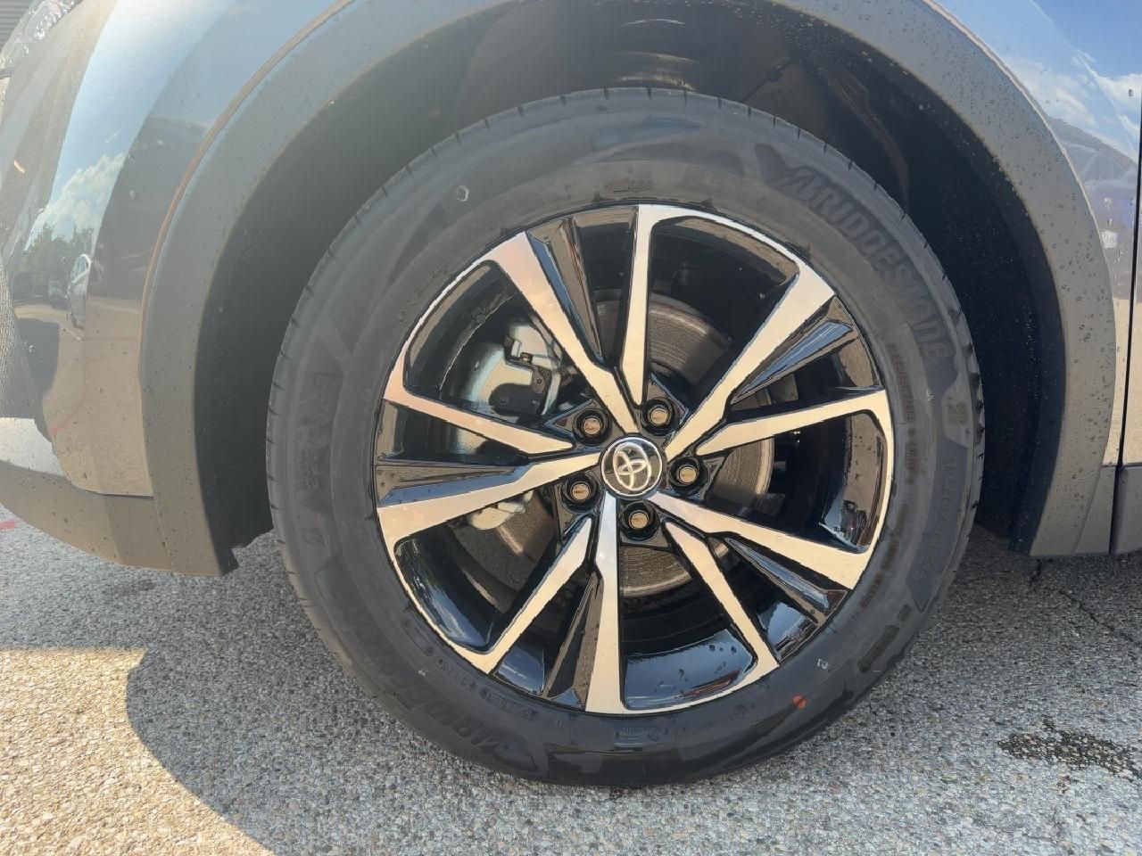 Fahrzeugabbildung Toyota C-HR Plug-In Hybrid FWD 2,0 Teamplayer