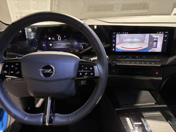 Fotografie 16 des Opel Astra Sports Tourer 1.2 Turbo Automatik GS