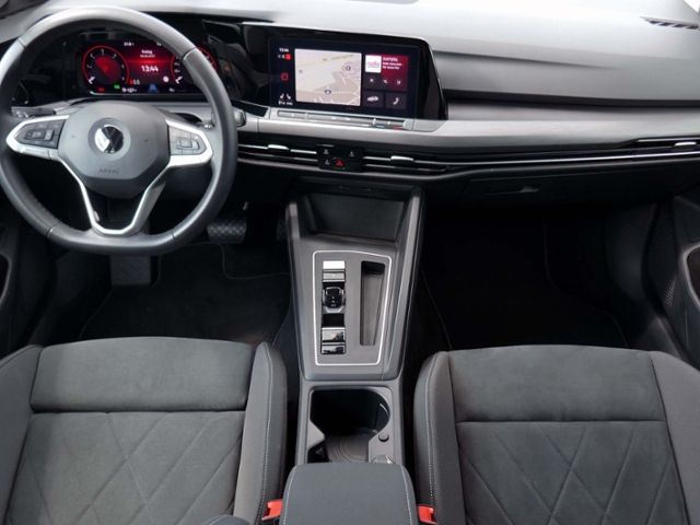 Fahrzeugabbildung Volkswagen Golf VIII Variant Style 2.0 TDI DSG LED RFK ACC