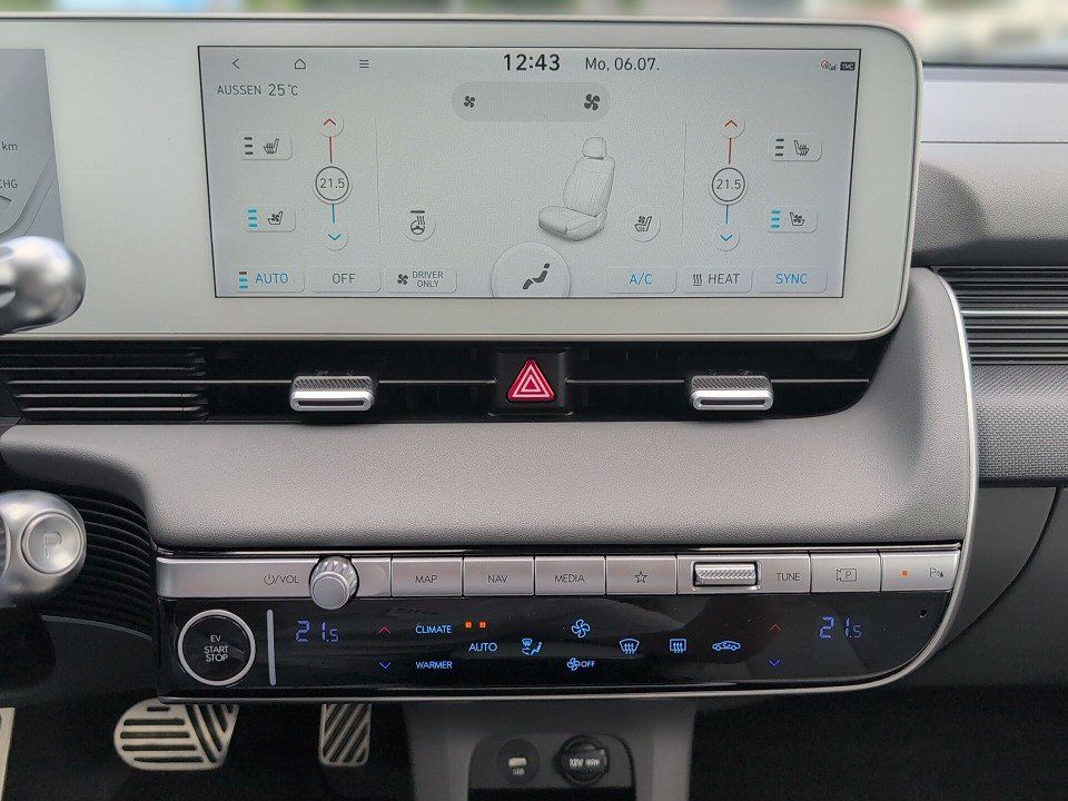 Fahrzeugabbildung Hyundai IONIQ 5 77kWh UNIQ 4WD ASSIS-P 1HD AHK GAR-04/31