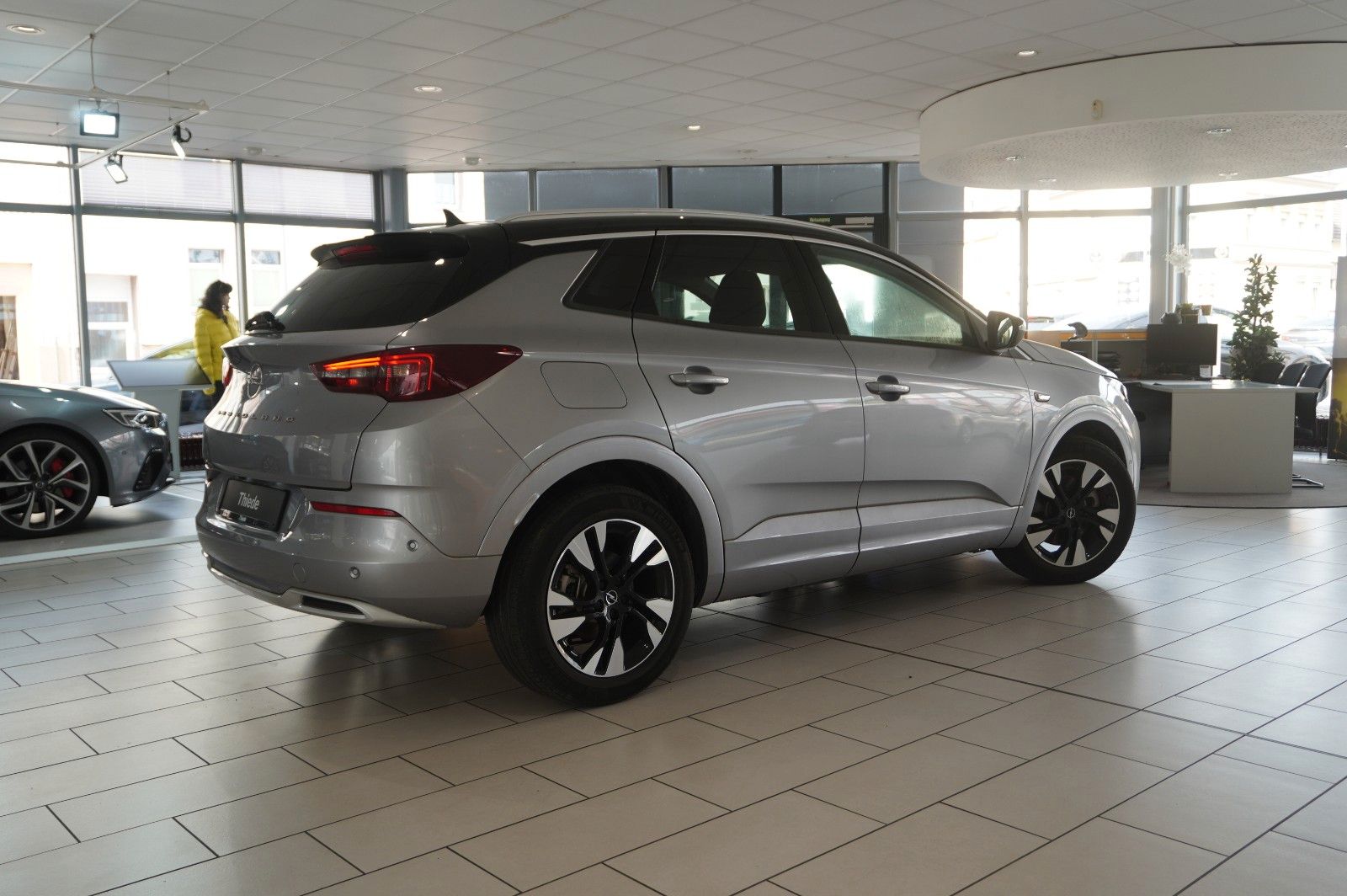 Fahrzeugabbildung Opel Grandland (X) ULTIMATE 4HYBRID NAVI/LED/SPORT/SH