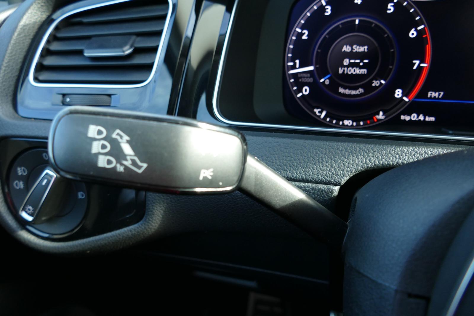 Volkswagen Golf VII 1.4 TSI Highline R-Line LED App Connect