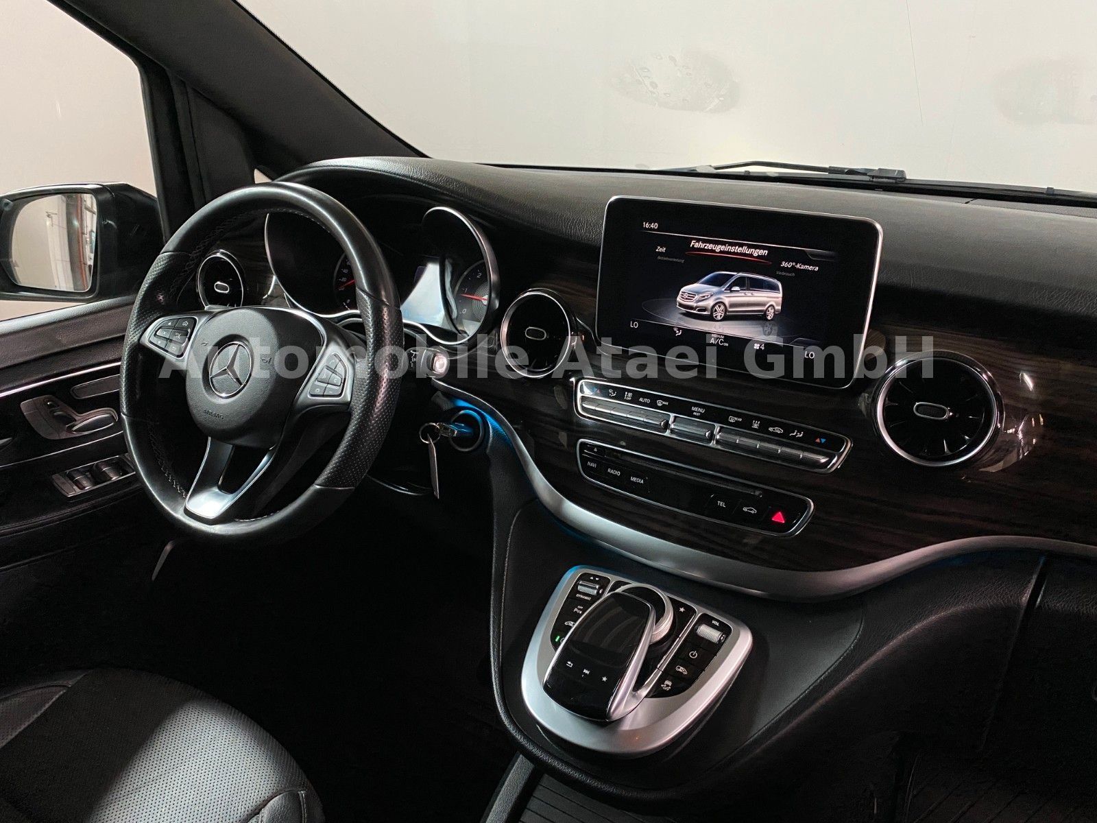 Fahrzeugabbildung Mercedes-Benz V 300d lang 4MATIC *AMG* Avantgarde Edition 3457