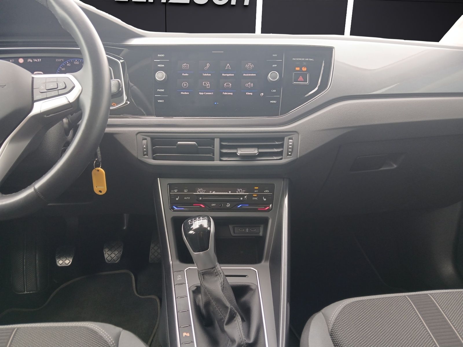 Fahrzeugabbildung Volkswagen Polo TSI Style Matrix Navi AID ACC PDC SH LM