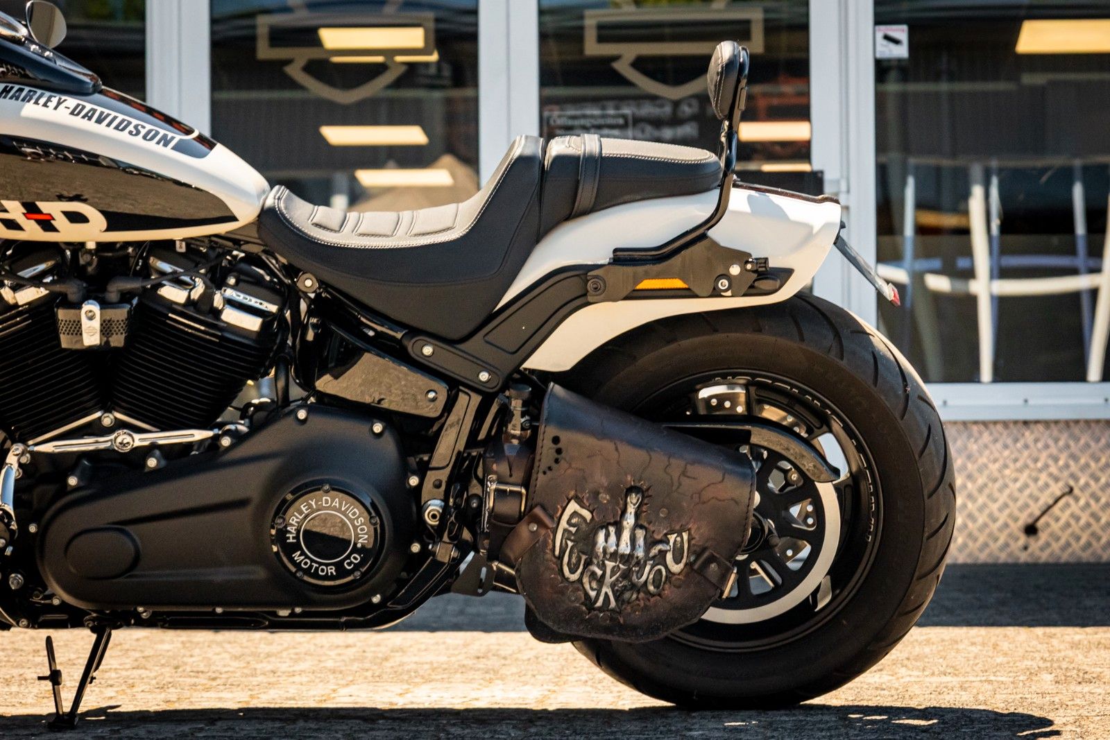 Fahrzeugabbildung Harley-Davidson FXFBS FAT BOB 114 CUI SOFTAIL - JEKILL&HYDE -