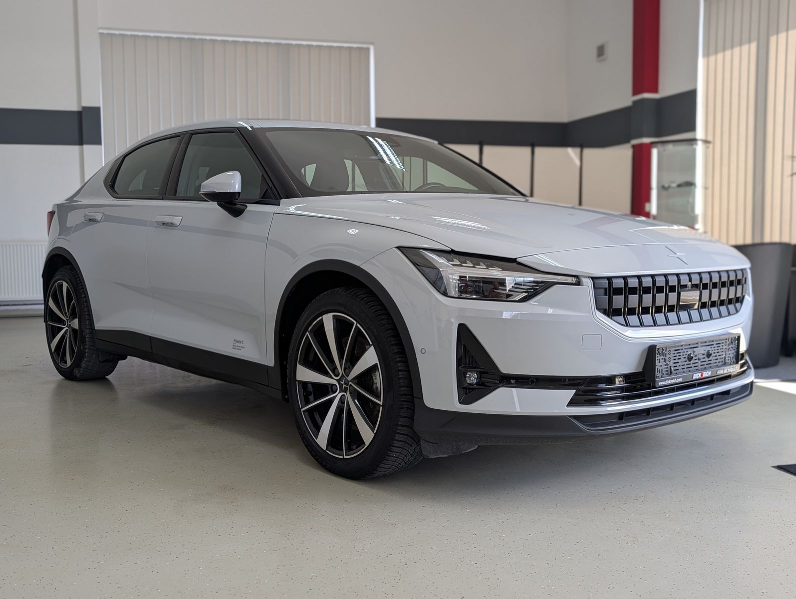 Fahrzeugabbildung Polestar 2 Long Range Dual PANO PLUS-PACK PIXEL H&K 78kWh