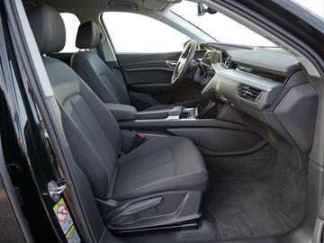 صورة 4 لـ 2023 AUDI Q8 E-TRON
