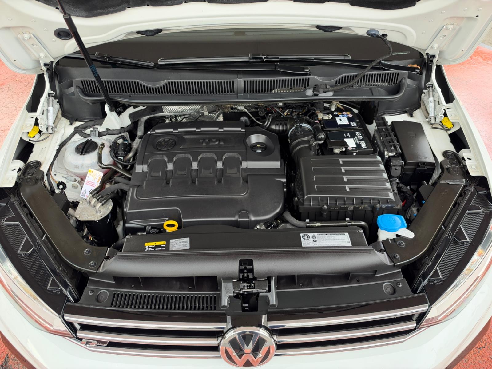 Volkswagen Touran 2.0 TDI, Highline, R-Line-Paket 1. Hand