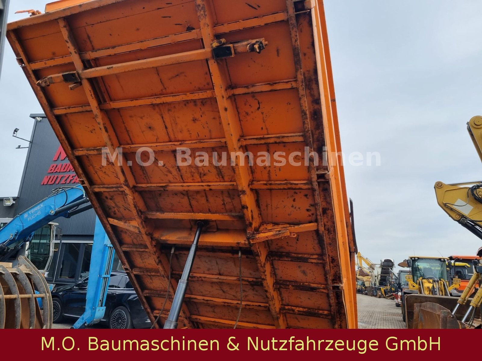 Fahrzeugabbildung Iveco 80T15 / 3 Seitenkipper