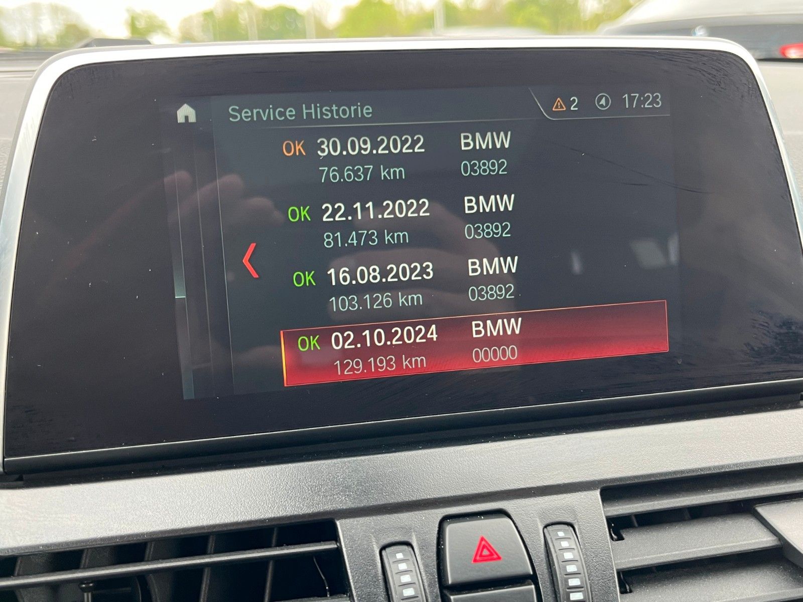 Fahrzeugabbildung BMW 218d Gran Tourer Aut. Navi AHK Panorama 2.HD PDC