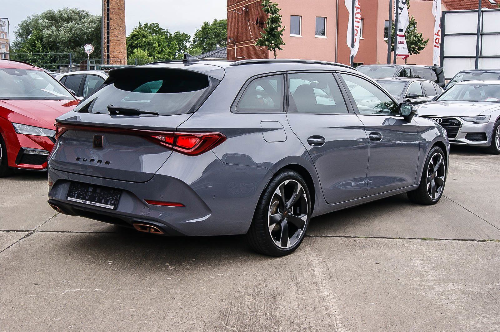 Fahrzeugabbildung CUPRA Leon Sportstourer e-Hybrid PANORAMA CARPLAY ACC