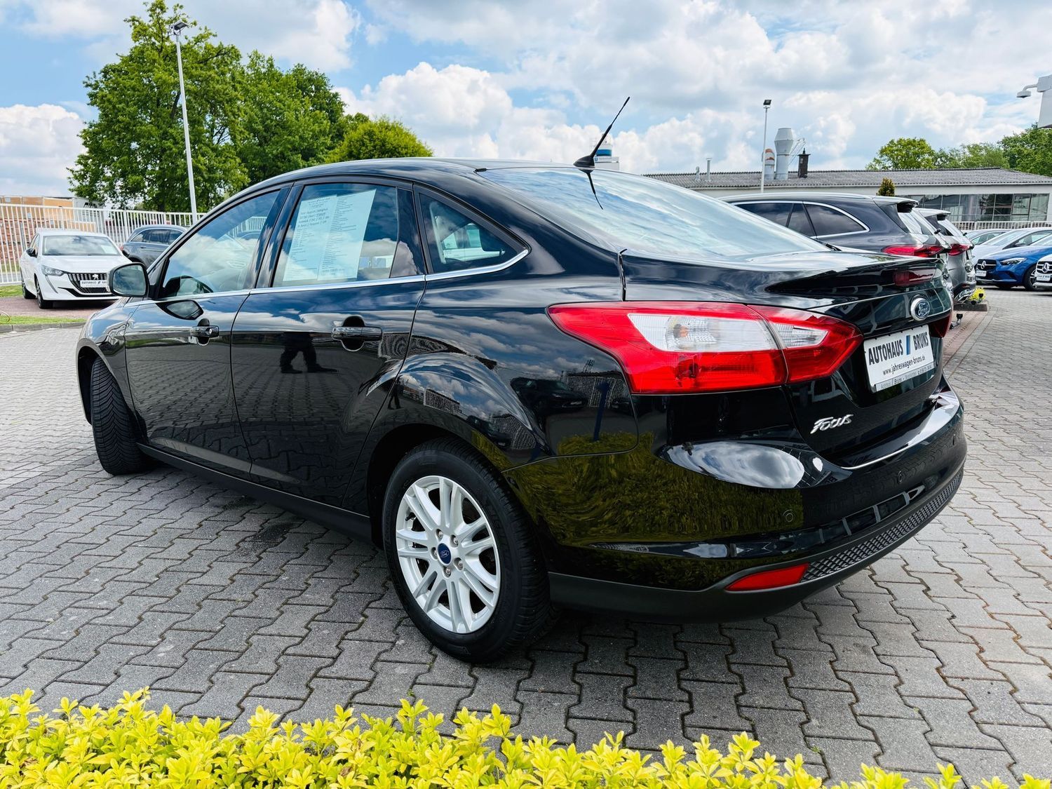 Fahrzeugabbildung Ford Focus 2,0 TDCi, TITANIUM, Automatik, Klima, PTS,