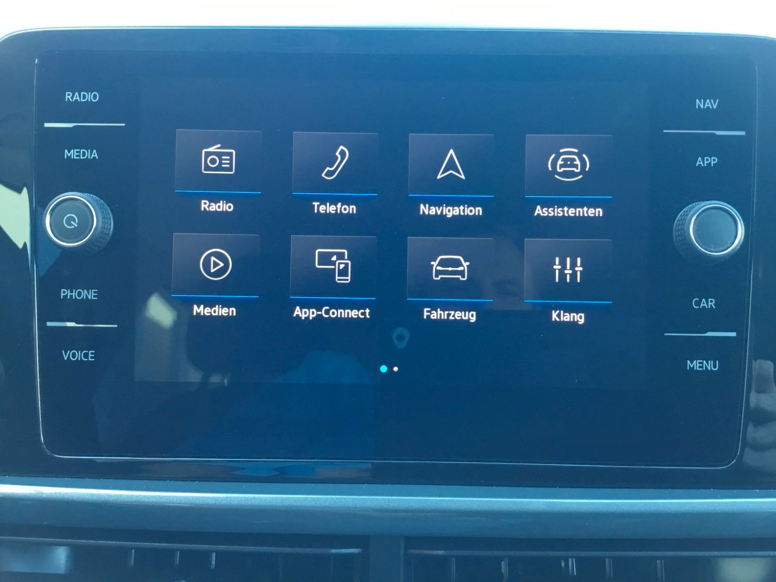 Fahrzeugabbildung Volkswagen T-Roc 1.5 TSI DSG Style+ACC+MatrixLED+Kessy+Navi