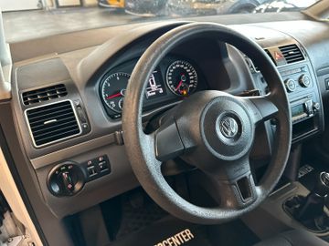 MYAUTOCENTER – Gebraucht- und Jahreswagen mit Werkstattservice in Pfaffenhofen Volkswagen Touran *7-SITZER*TÜV 827*2-ZONEN*PDC*DACHRELING