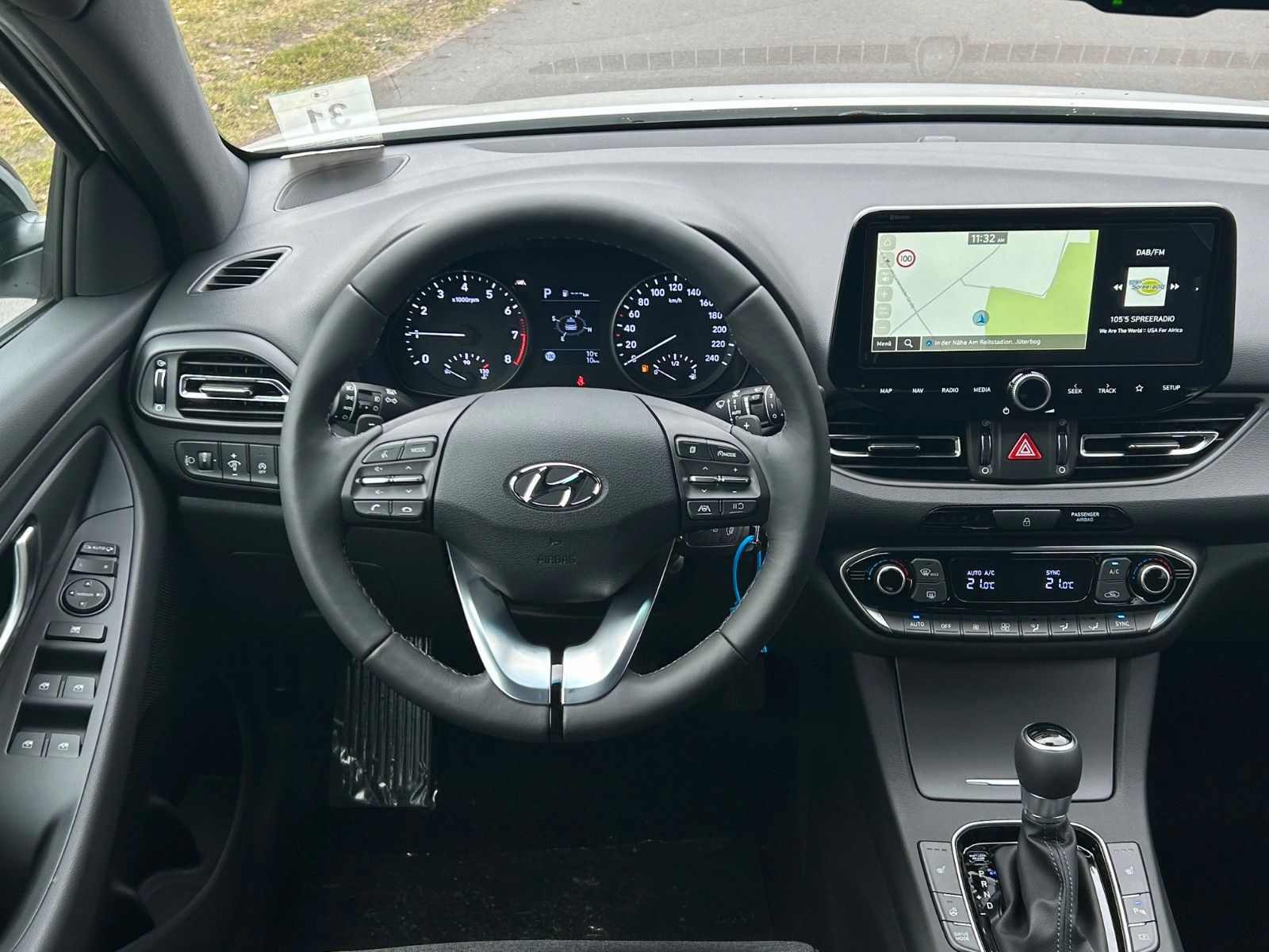 Fahrzeugabbildung Hyundai i30 1.0 T-GDI Connect & Go *Navi*Kamera*PDC*LED*