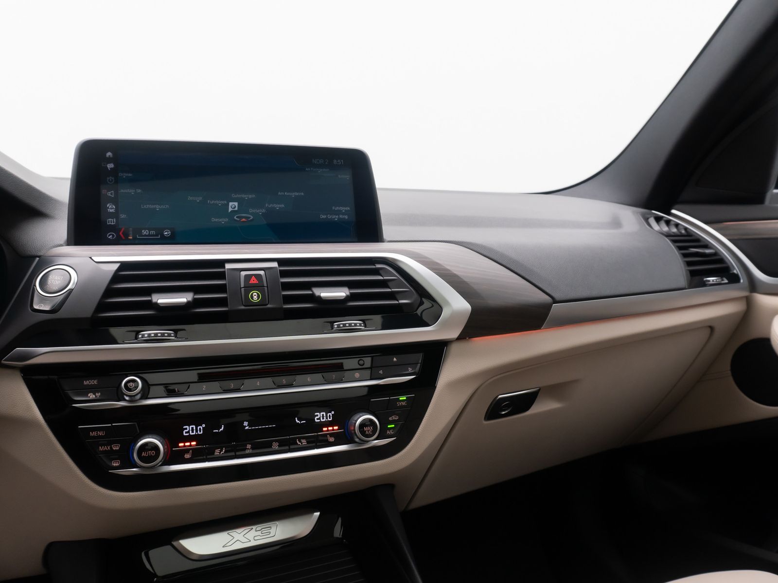 Fahrzeugabbildung BMW X3 xD20d M Sport Kamera Panorama HUD DAB HiFi