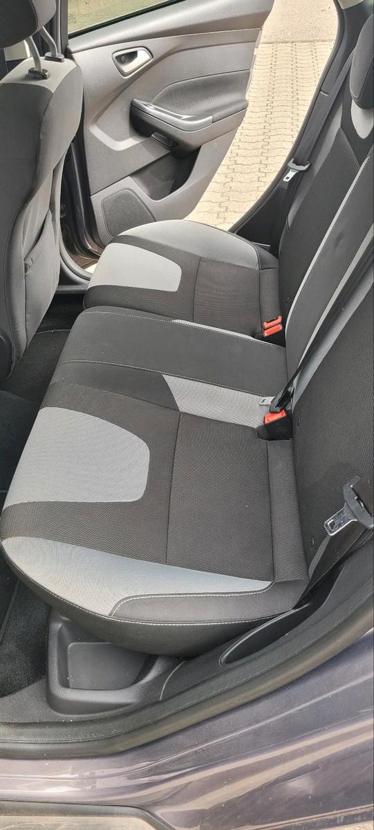 Ford Focus 2012 — photo 9