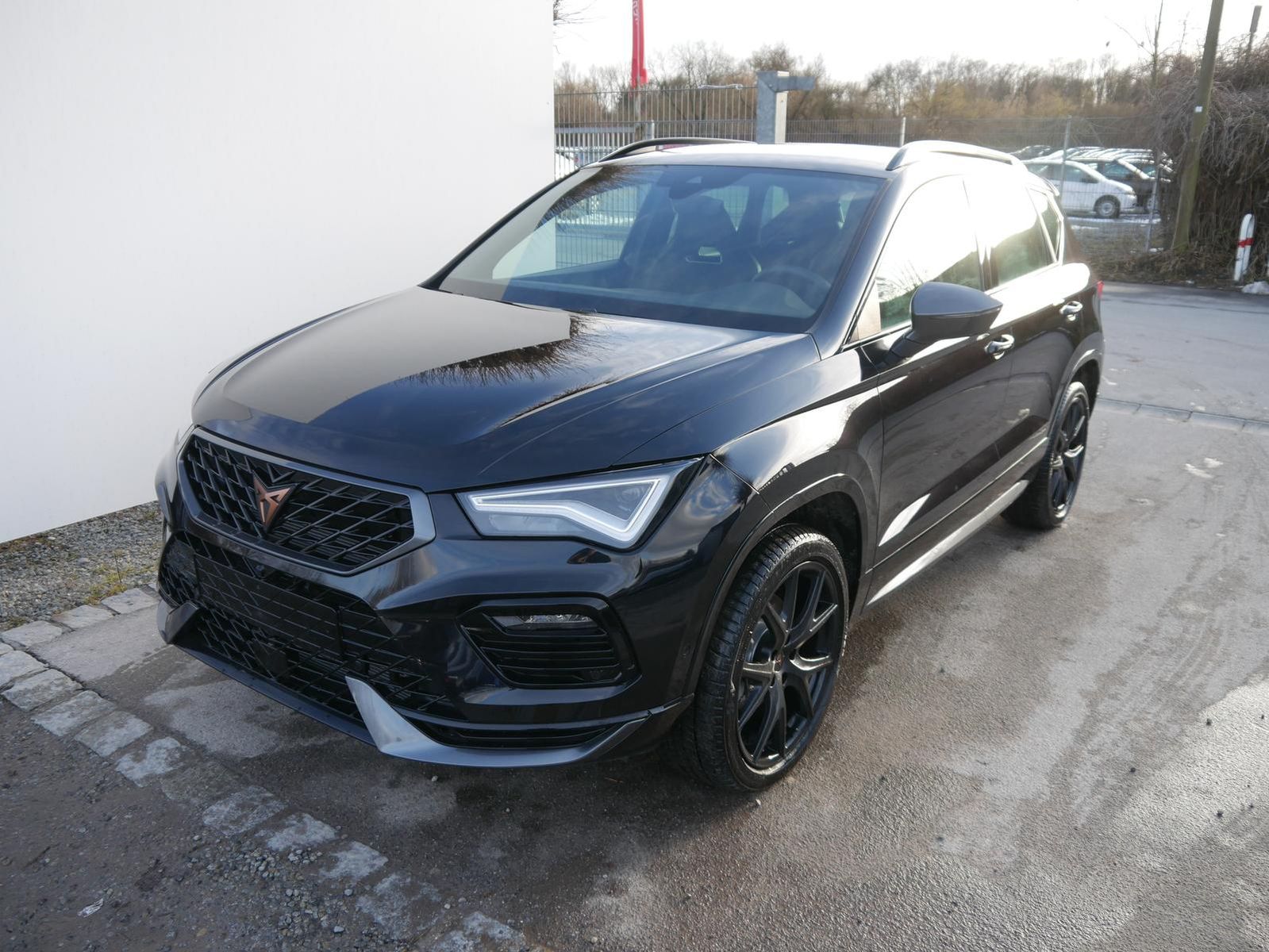 Cupra Ateca 2,0 TSI DSG 4x4*AHK-SCHWENKBAR*NAVI*PDC*KA imagem 2