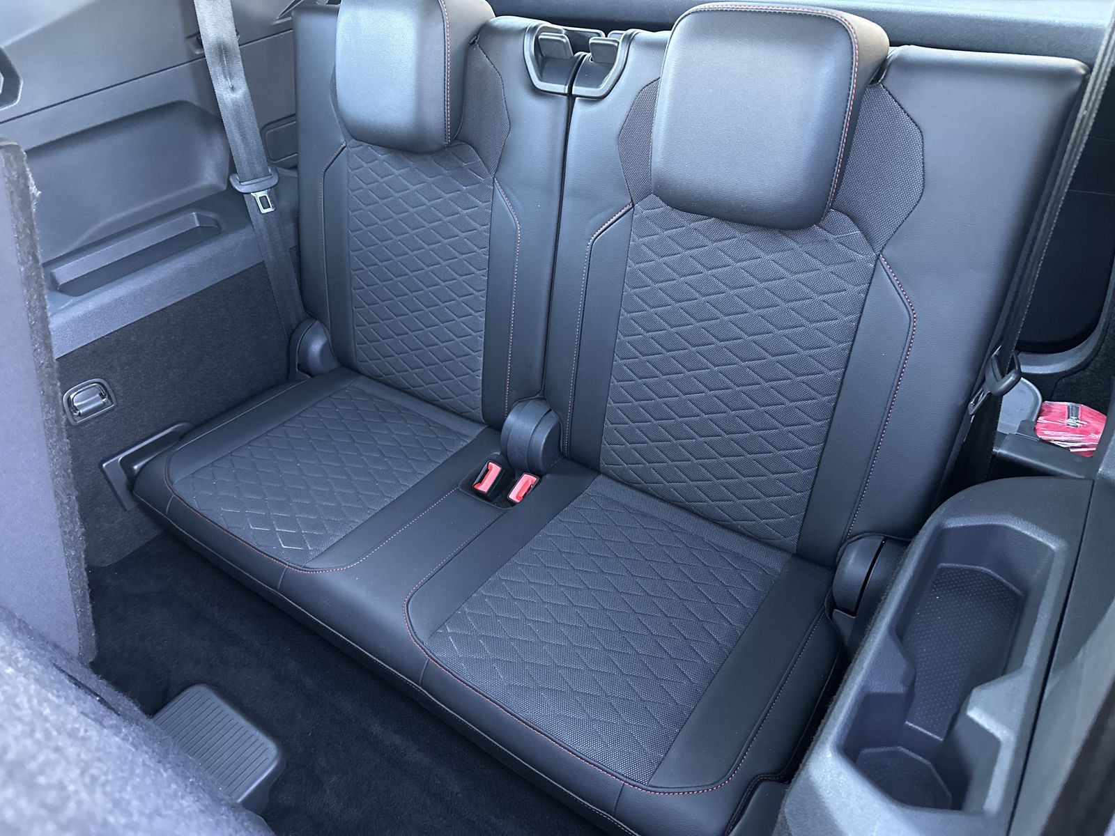 Fahrzeugabbildung SEAT Tarraco 2.0 TDI FR 7-Sitzer NAV+LED+PANO+VC+19ZO