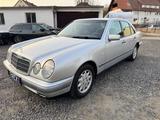 Mercedes-Benz E 240 V6 170PS*ELEGANCE*AUTOMATIK*PDC*TEM*WEBAST - gebrauchte Mercedes-Benz E 240 aus dem Jahr 1999