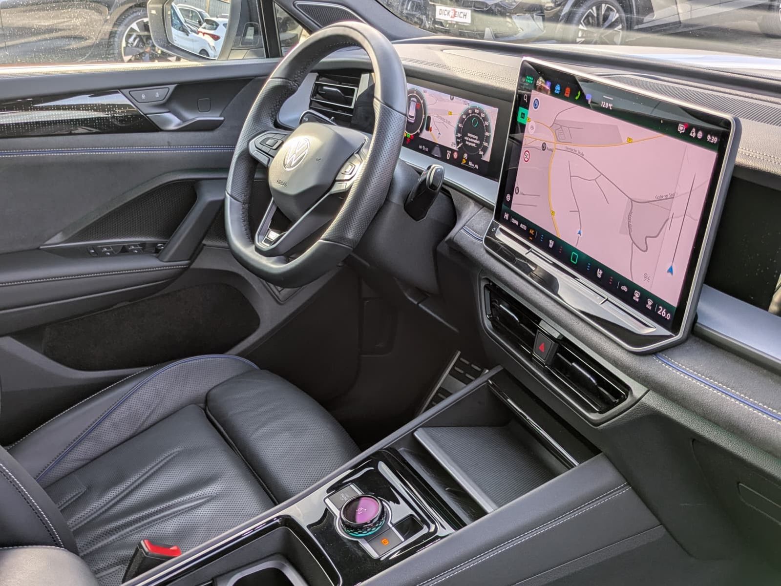 Fahrzeugabbildung Volkswagen Tayron 2.0 TDI 4M R-Line 7S*IQ-L.*LEDER*PANO*HUD