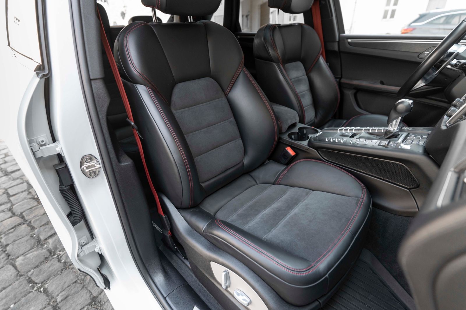 Fahrzeugabbildung Porsche Macan GTS PASM PDLS BOSE CARPLAY LUFT PANO TOTW