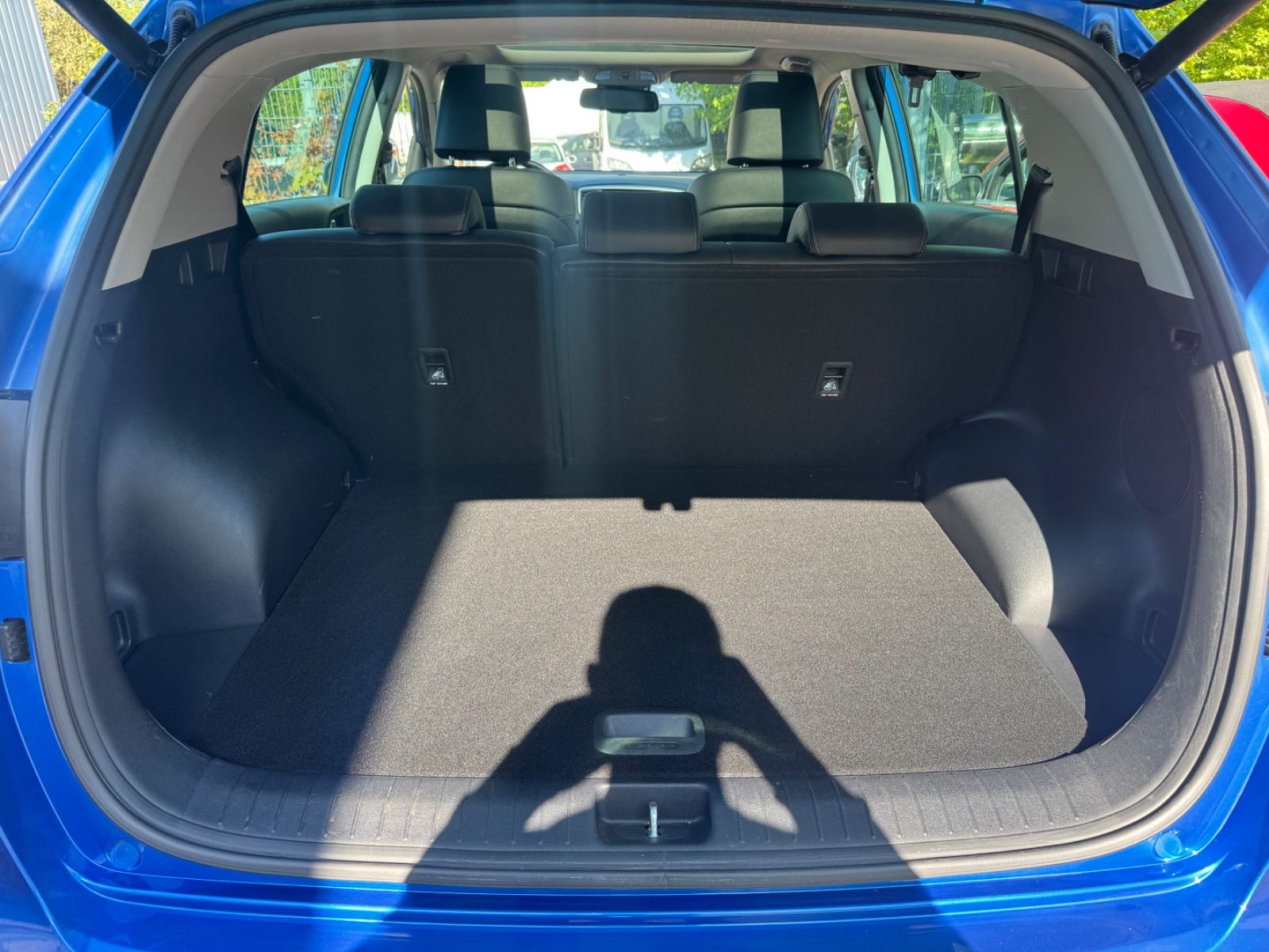 Fahrzeugabbildung Kia Sportage 1.6 CRDi Black Edition Panorama+LED+JBL