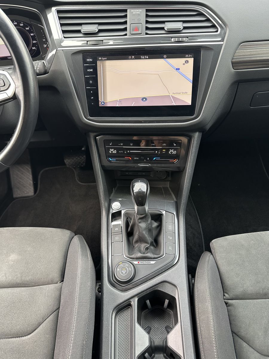 Fahrzeugabbildung Volkswagen Tiguan Allspace 4M Life 7Sitzer NAV+LED+H&K+360°