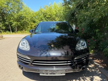 Porsche Cayenne - 1