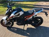 KTM Duke 125 - KTM 125