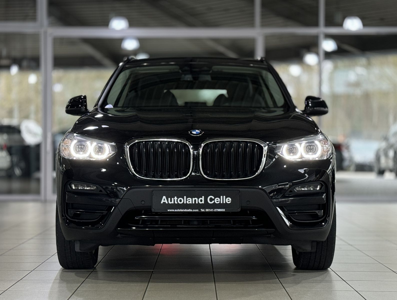 Fahrzeugabbildung BMW X3 xD30e HUD DAB HiFi PDC Alarm AHK LED Sport