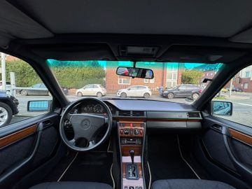 Mercedes E 220 - 10