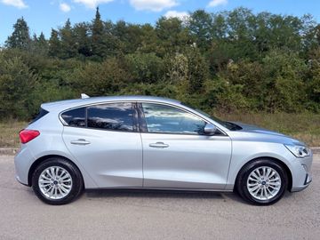 Ford Focus - 1