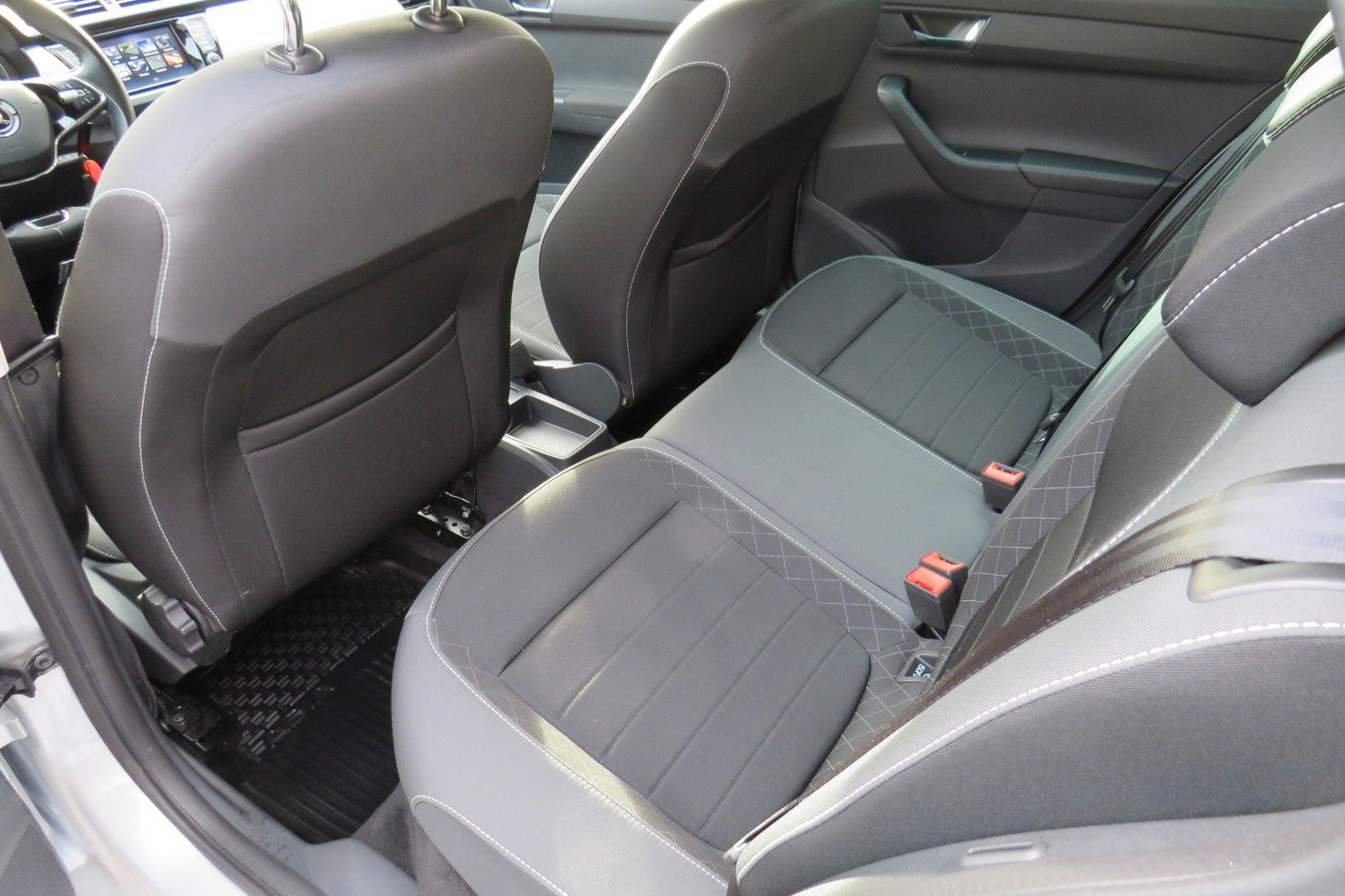 Fahrzeugabbildung SKODA Fabia Combi Ambition APP-CONNECT GRA PDC SITZH.1