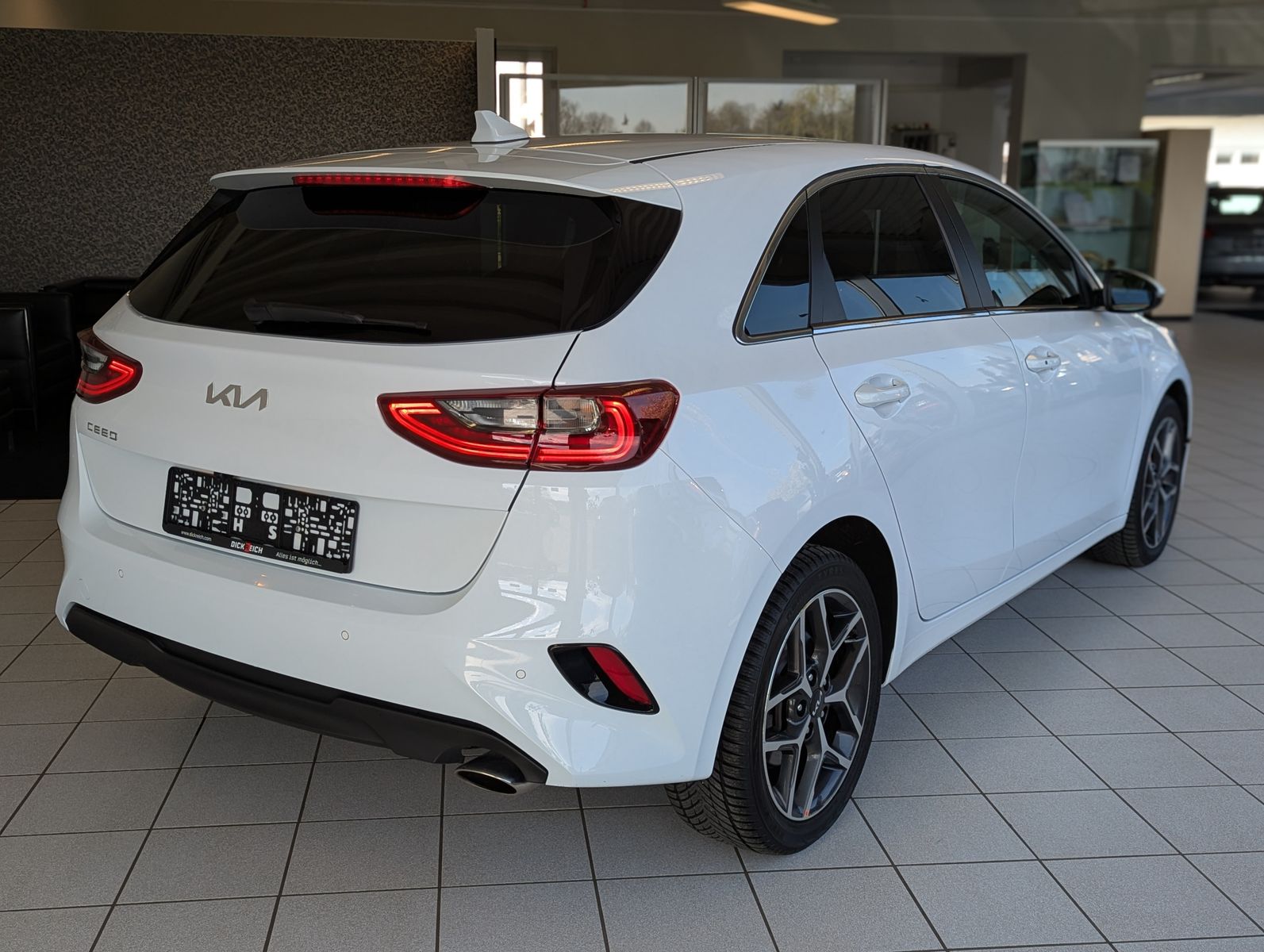 Fahrzeugabbildung Kia cee'd / Ceed 1.5 Ultimate Style-Pak. JBL ACC 7J