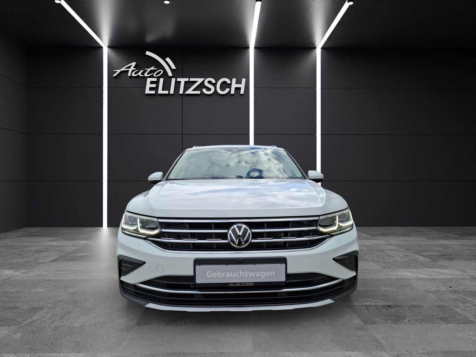 Fahrzeugabbildung Volkswagen Tiguan TDI Elegance DSG 4M Standhzg. Matrix Navi