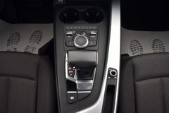 AUDI A4 2.0 TDI Avant~Navi~Bluetooth~Bi-Xenon~AHK AUDI A4 2.0 TDI Avant~Navi~Bluetooth~Bi-Xenon~AHK