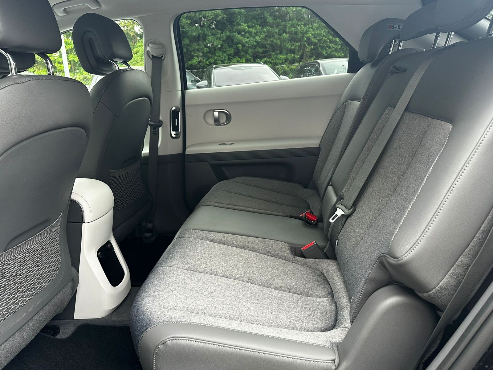 Fahrzeugabbildung Hyundai Ioniq 5 Techniq WERKSGAR NAVI+LED+SHZ+KAMERA+WP+