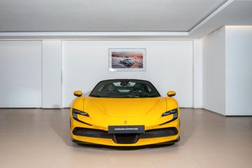 2022 Ferrari SF90 照片 2