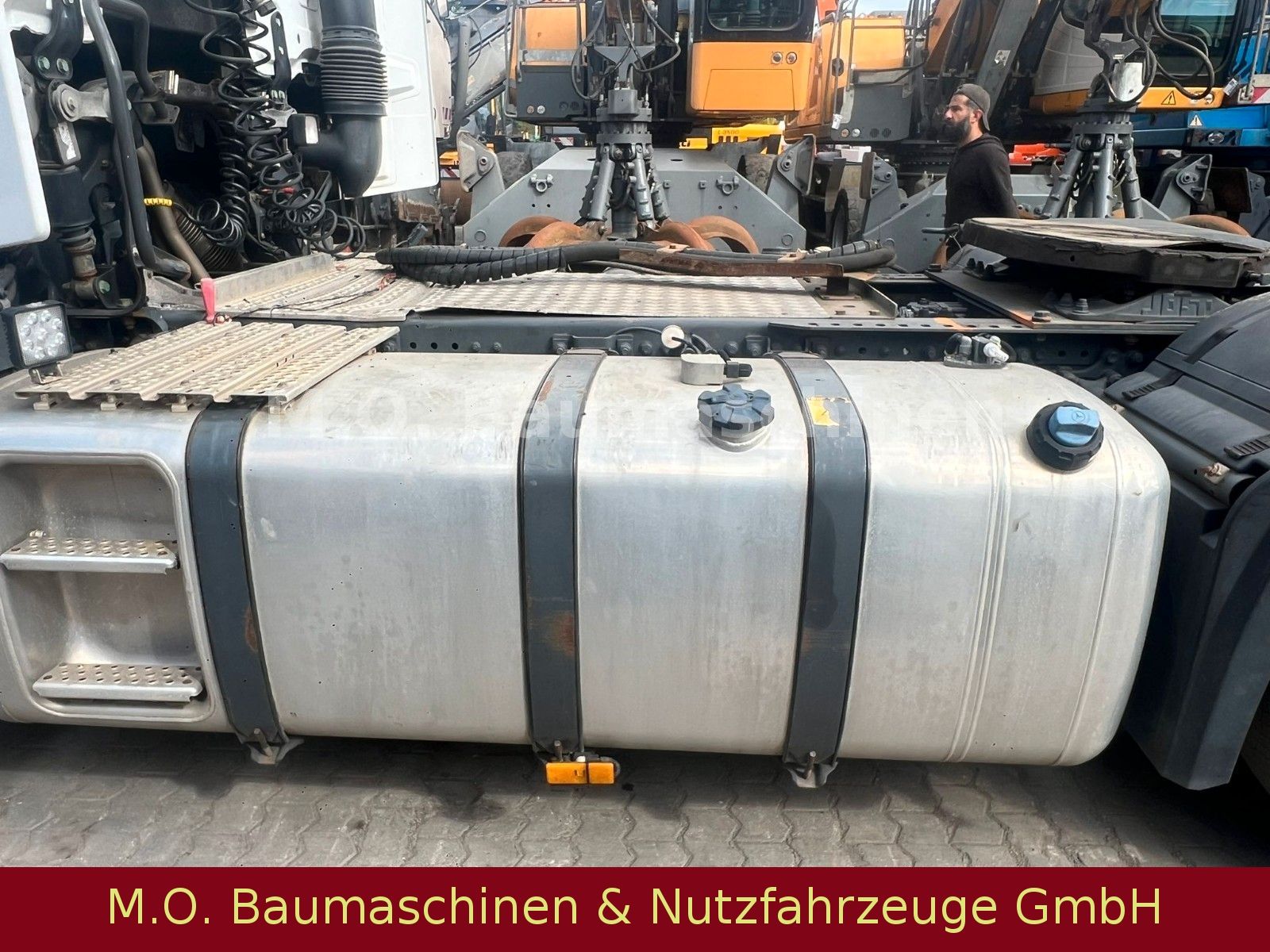 Fahrzeugabbildung Mercedes-Benz Actros 1843 / Euro 6 / AC/ Kipphydr.