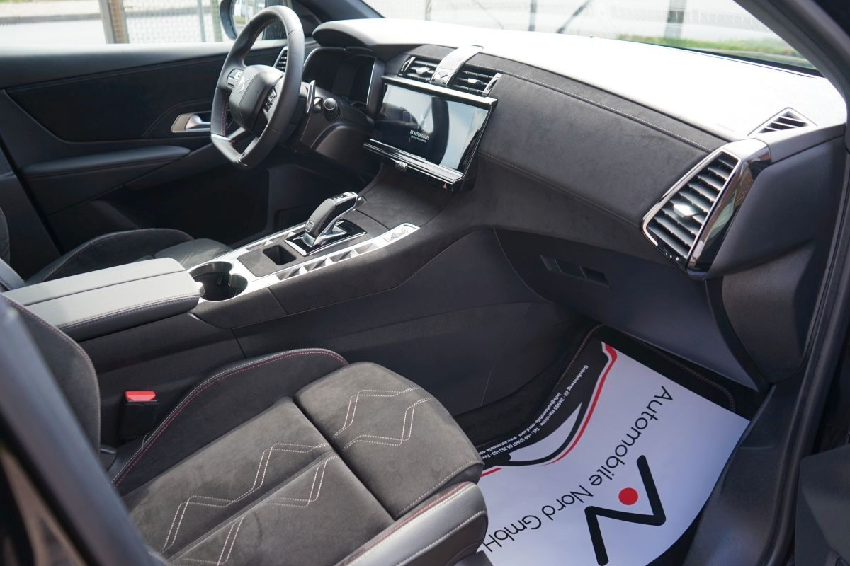 Fahrzeugabbildung DS Automobiles DS7 (Crossback) Performance Line + 360 Kamera