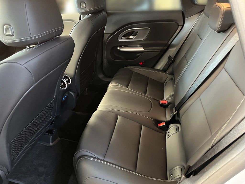Fahrzeugabbildung Mercedes-Benz CLA 200 Shooting Brake ++Pano++Night+LED+Winter+