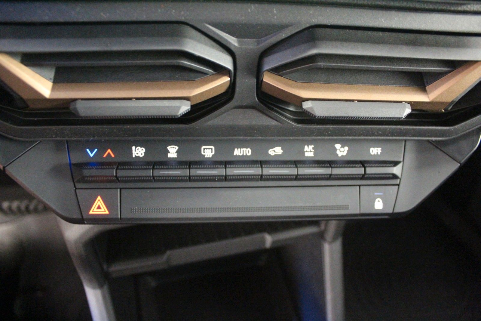 Fahrzeugabbildung Dacia Duster hybrid-G 150 4x4 Extreme  MY26