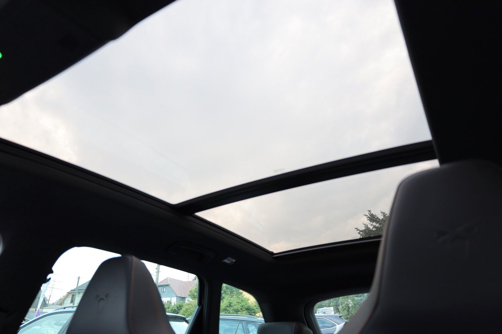 Fahrzeugabbildung CUPRA Sportstourer 2,0 TSI DSG *AHZV *Leder *PANO