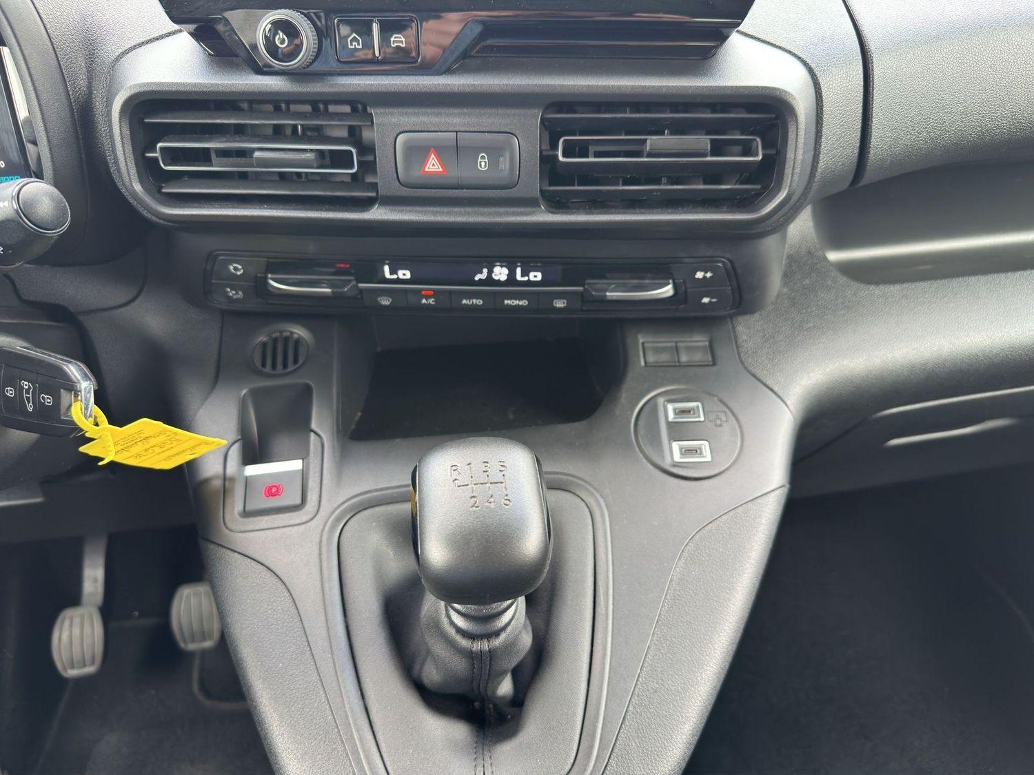 Citroen Berlingo MPV Feel M Navi Bluetooth Tempomat PDC, миниатюра 19