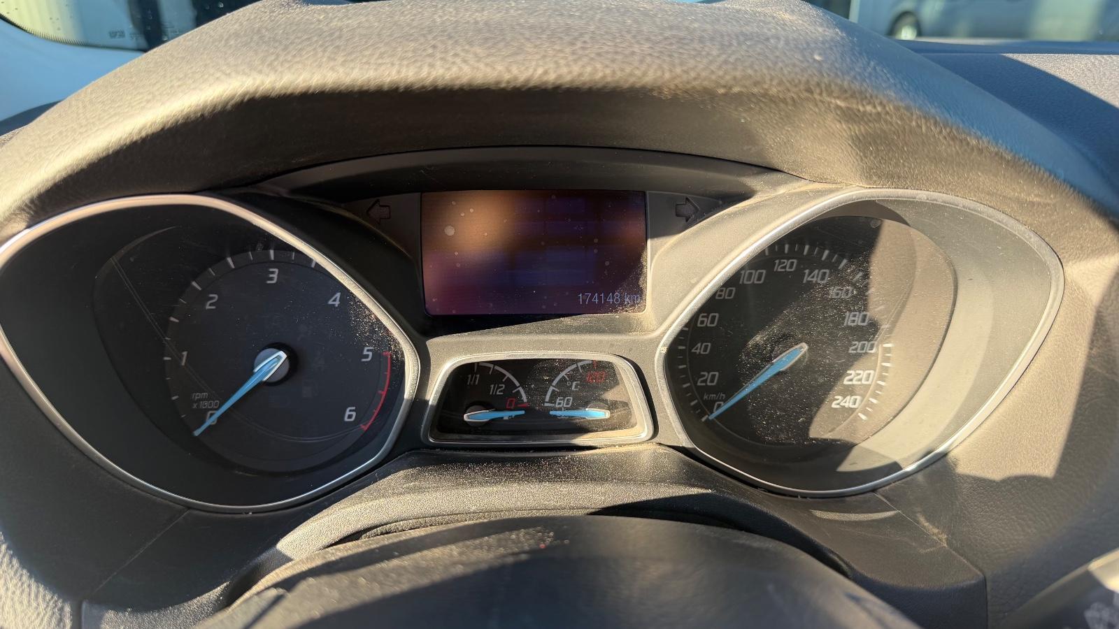 Ford Focus 2013 — photo 32