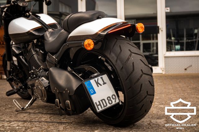 Fahrzeugabbildung Harley-Davidson CVO PRO STREET 110 cui FXSE - JEKILL&HYDE